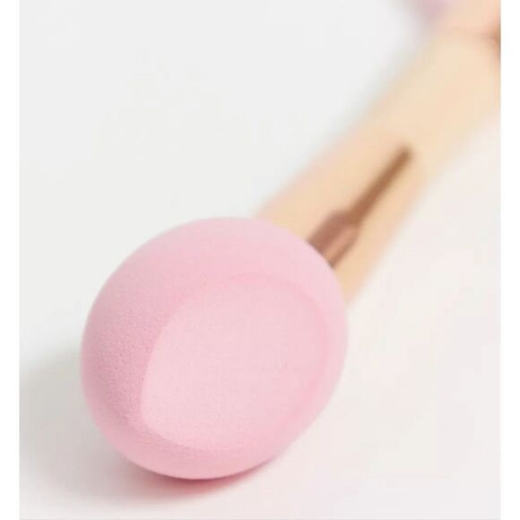 Revolution Beauty Conceal & Fix Setting Powder Duo Brush - Picture 7 of 11